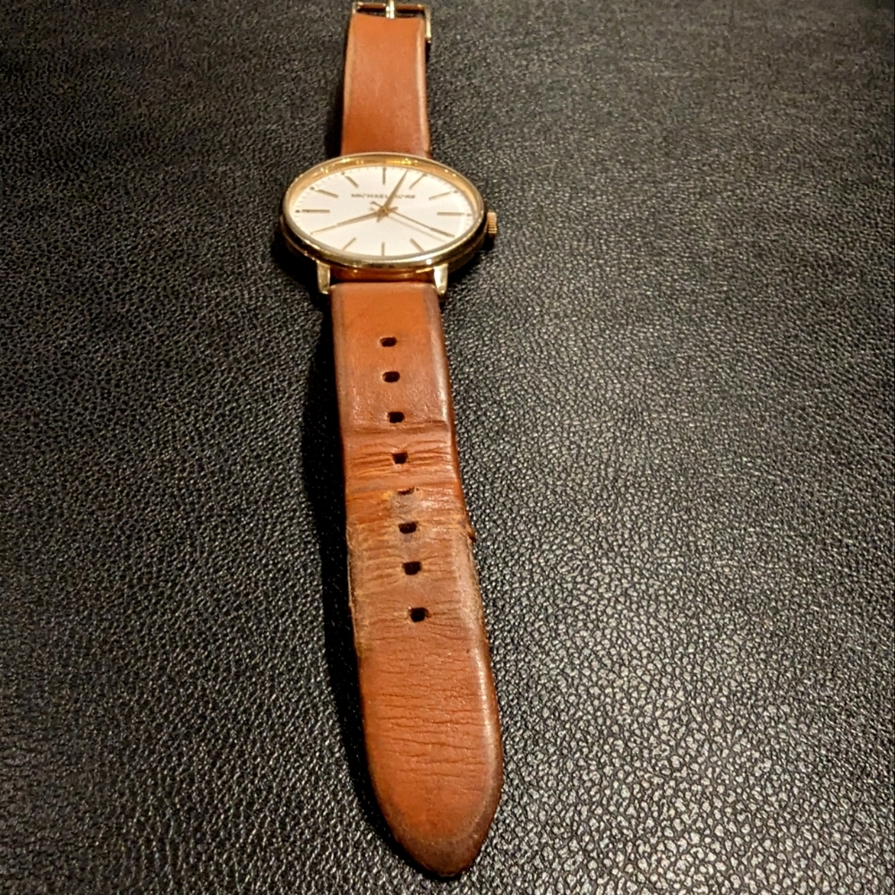 Michael Kors Pyper Watch - Picture 2 of 3